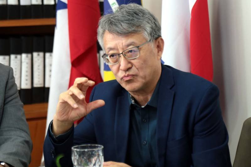 uepa-recebe-visita-de-conselheiro-educacional-da-embaixada-chinesa