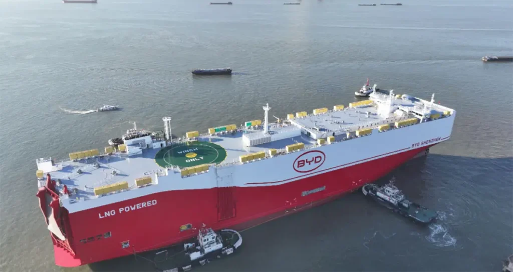 maior-navio-cargueiro-com-capacidade-para-9.200-veiculos-zarpara-da-china-ao-brasil