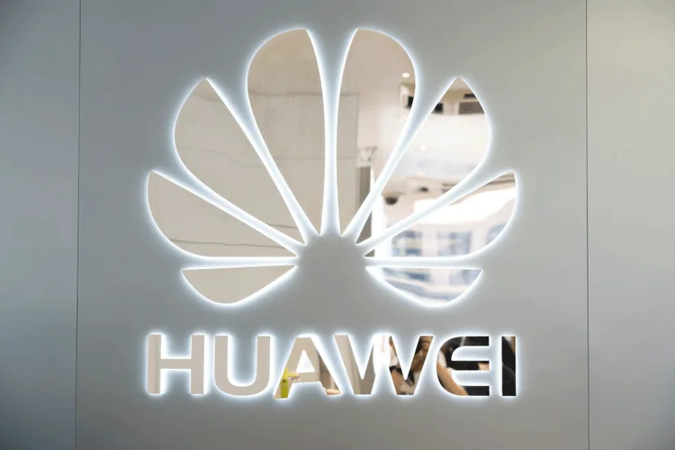 brasil-aposta-em-inteligencia-artificial-da-huawei,-mesmo-sob-pressao-dos-eua