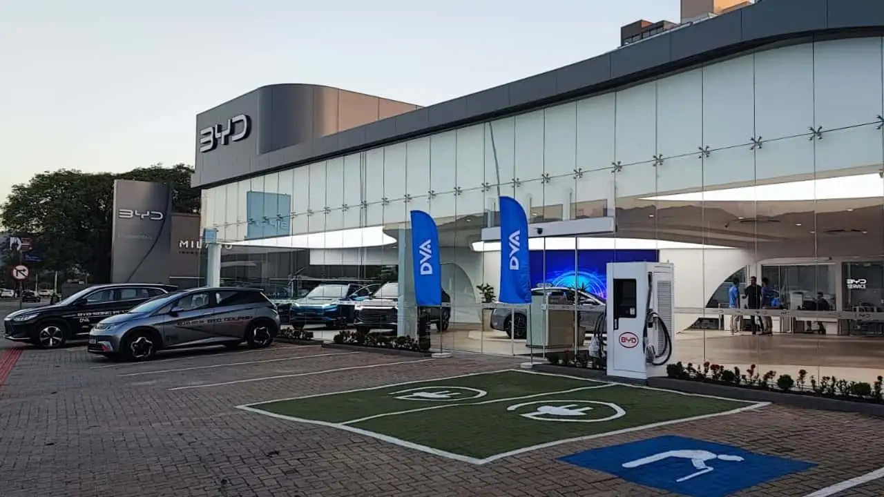 byd-lanca-sistema-de-recarga-automatica-no-brasil-em-parceria-com-a-tupi-mobilidade