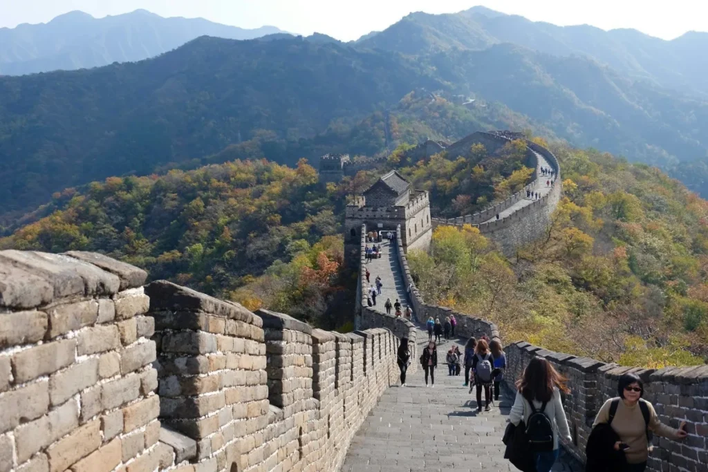 isencao-de-visto-ate-2026-impulsiona-viagem-de-brasileiros-a-china