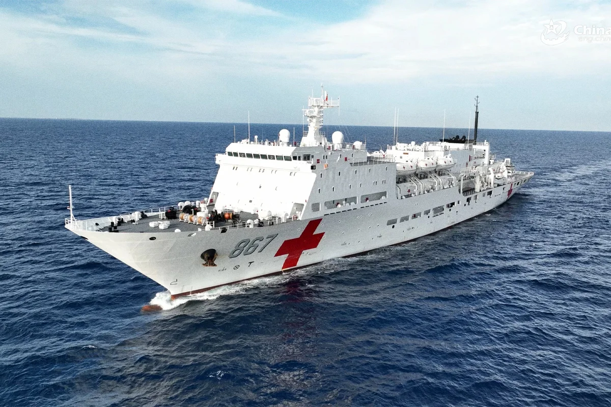 brasil-autoriza-navio-hospital-da-marinha-chinesa-a-atracar-no-rio