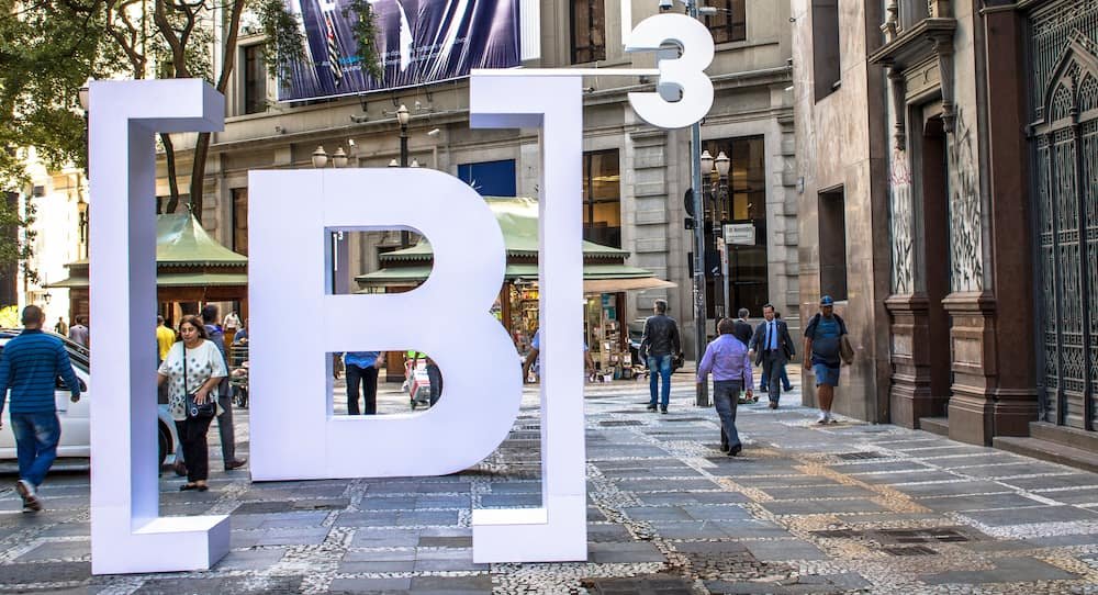 b3-e-bolsa-de-hong-kong-firmam-acordo-para-ampliar-cooperacao-tecnica-e-comercial