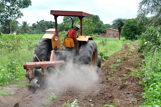 brasil-e-china-confirmam-fabrica-de-tratores-voltada-a-agricultura-familiar-no-rio-de-janeiro